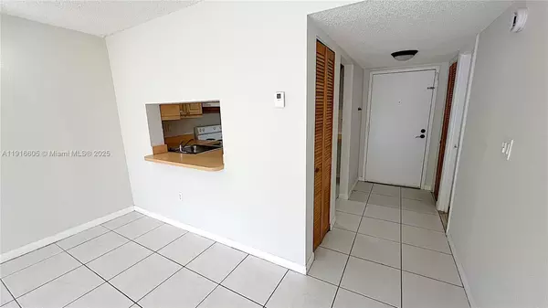 1 bedroom apartment for rent in Westchester FL - Miami Dade, Miami