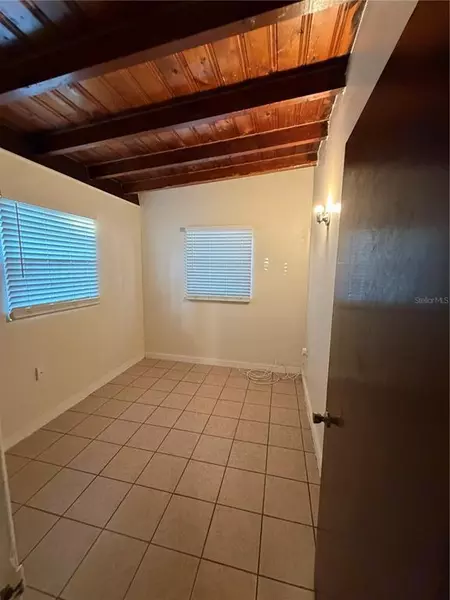 2 bedrooms apartment for rent in Live Oaks Square - East Tampa, Tampa