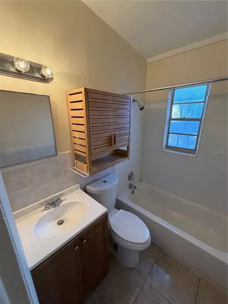 2 bedrooms apartment for rent in Live Oaks Square - East Tampa, Tampa