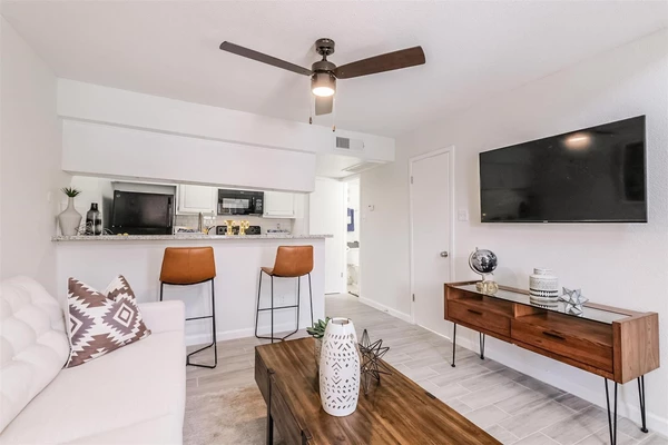 2 bedrooms apartment for rent in Woodlake/ Briar Meadow - West Houston, Houston