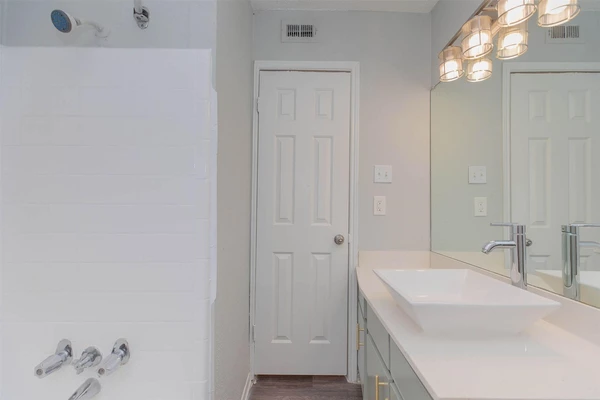 2 bedrooms apartment for rent in Woodlake/ Briar Meadow - West Houston, Houston