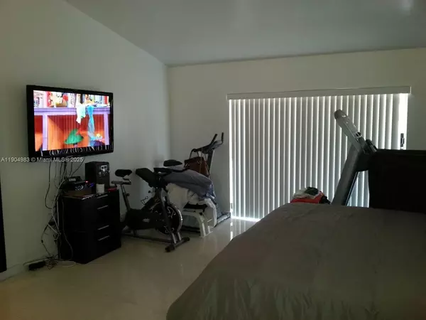 2 bedrooms apartment for rent in West Park - Broward County, Miami