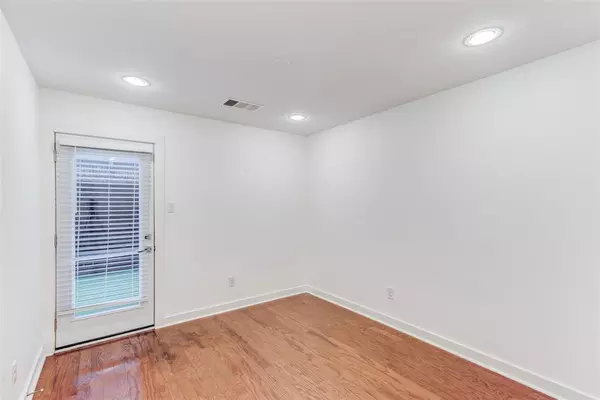 3 bedrooms apartment for rent in Old East Dallas - Ne Dallas, Dallas