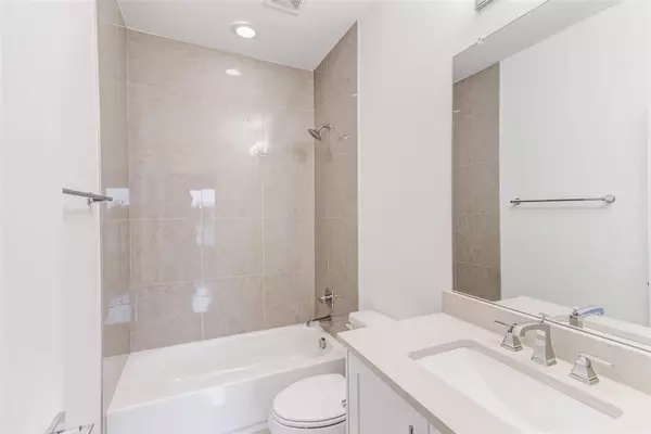 3 bedrooms apartment for rent in Old East Dallas - Ne Dallas, Dallas