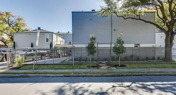 2 bedrooms apartment for rent in Oak Lawn - Ne Dallas, Dallas