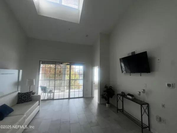 1 bedroom apartment for rent in Tinseltown - Southside, Jacksonville