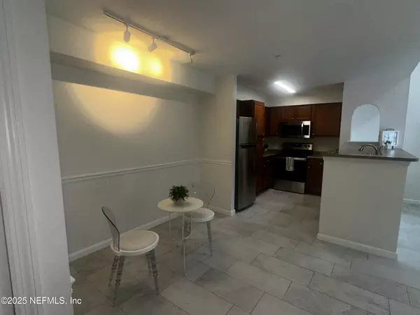 1 bedroom apartment for rent in Tinseltown - Southside, Jacksonville