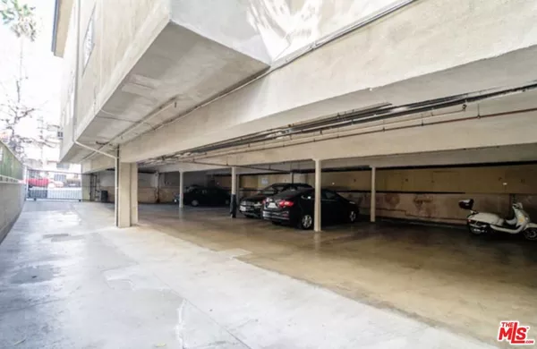 Studio Apartment for rent in Windsor Square - Central Los Angeles, Los Angeles