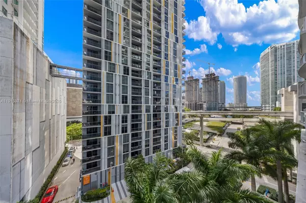 2 bedrooms apartment for rent in Downtown Miami - Miami, Miami