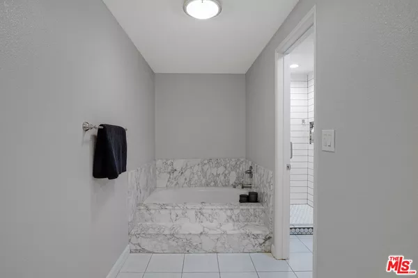 2 bedrooms apartment for rent in Pico Robertson - Westside / South Bay, Los Angeles