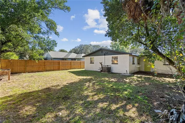 4 bedrooms apartment for rent in Live Oaks Square - East Tampa, Tampa