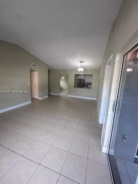 2 bedrooms apartment for rent in West Park - Broward County, Miami
