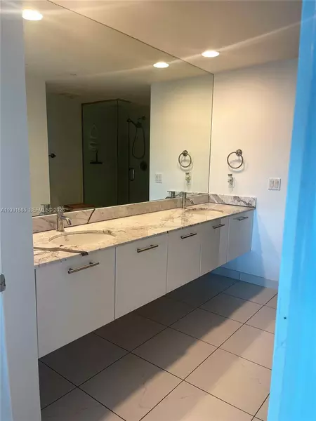 2 bedrooms apartment for rent in Downtown Miami - Miami, Miami