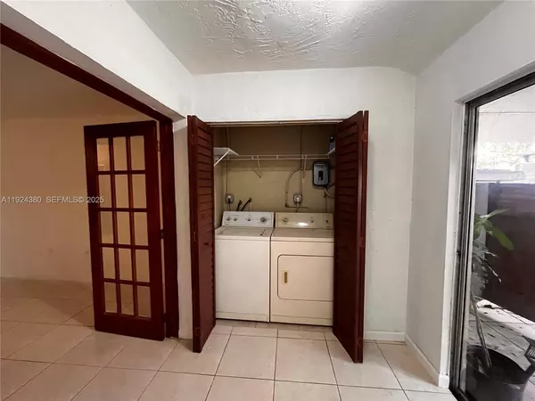 2 bedrooms apartment for rent in West Park - Broward County, Miami