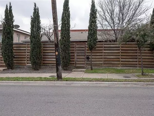 3 bedrooms apartment for rent in Old East Dallas - Ne Dallas, Dallas