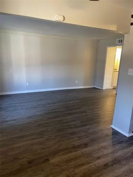 2 bedrooms apartment for rent in Hollywood/ Santa Monica - Ne Dallas, Dallas