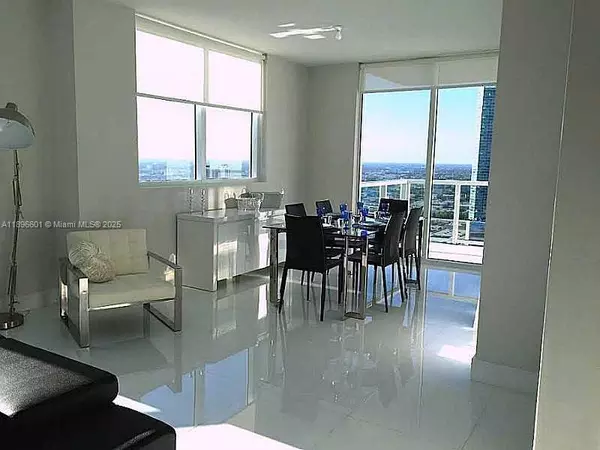2 bedrooms apartment for rent in Downtown Miami - Miami, Miami