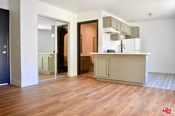 Studio Apartment for rent in Harvard Heights - Central Los Angeles, Los Angeles