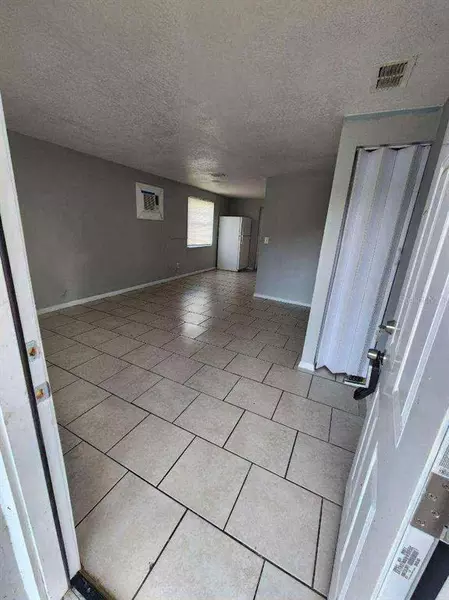 2 bedrooms apartment for rent in Live Oaks Square - East Tampa, Tampa