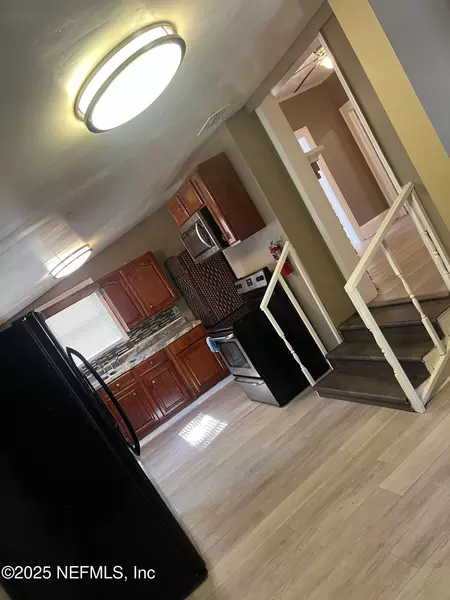 4 bedrooms apartment for rent in Lackawanna - Westside, Jacksonville