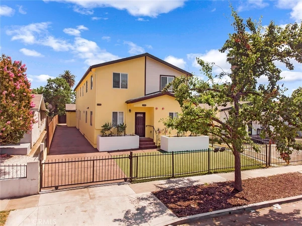 5 bedrooms apartment for rent in South Gate - Southeast, Los Angeles