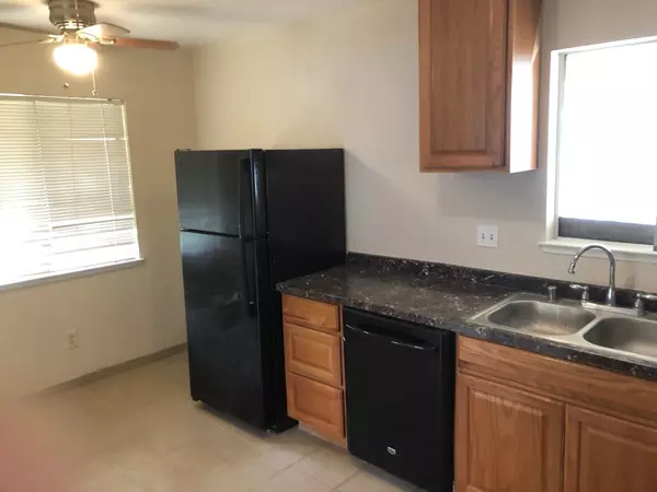 3 bedrooms apartment for rent in Norwood I-80 - North SAC, Sacramento