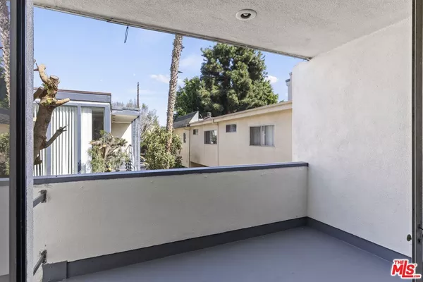 2 bedrooms apartment for rent in Sawtelle - Westside / South Bay, Los Angeles