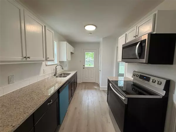 3 bedrooms apartment for rent in Casa View - Ne Dallas, Dallas