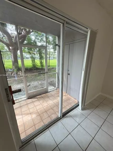 2 bedrooms apartment for rent in West Park - Broward County, Miami