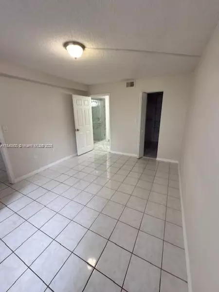 2 bedrooms apartment for rent in West Park - Broward County, Miami