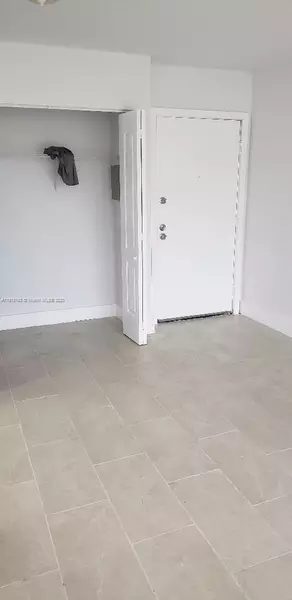 2 bedrooms apartment for rent in Westchester FL - Miami Dade, Miami