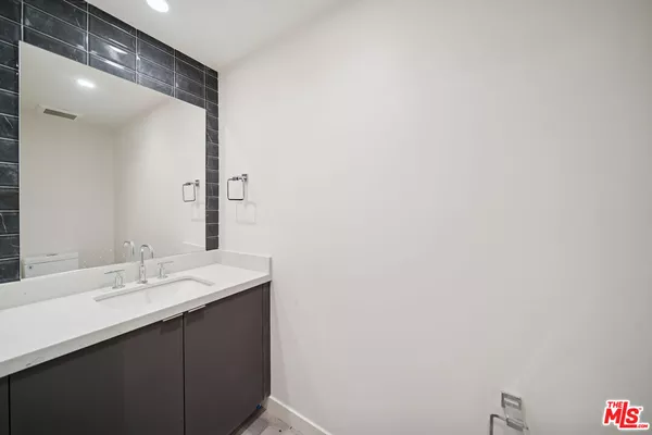 2 bedrooms apartment for rent in Pico Robertson - Westside / South Bay, Los Angeles