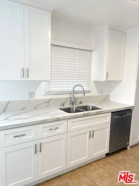 3 bedrooms apartment for rent in Mid City - Central Los Angeles, Los Angeles