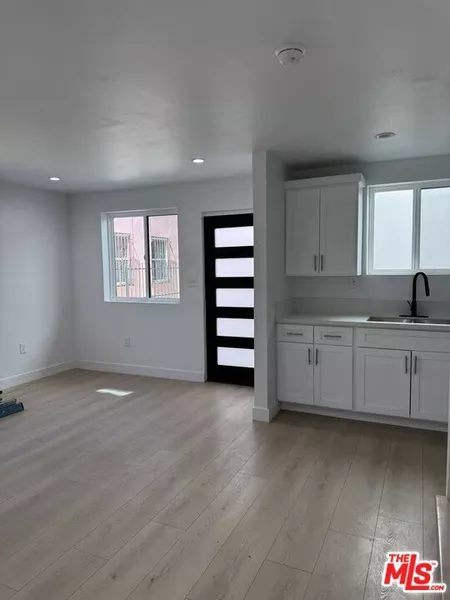 3 bedrooms apartment for rent in Mid City - Central Los Angeles, Los Angeles