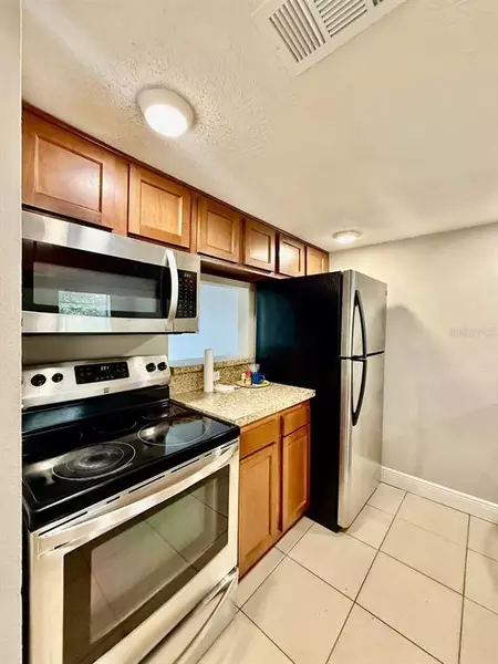 2 bedrooms apartment for rent in Live Oaks Square - East Tampa, Tampa