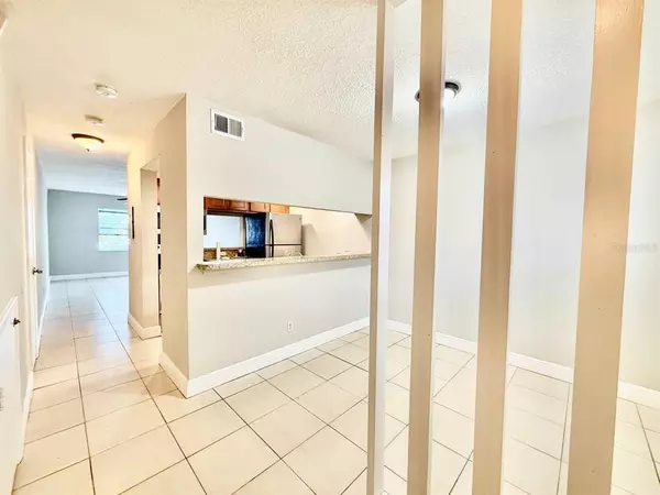2 bedrooms apartment for rent in Live Oaks Square - East Tampa, Tampa