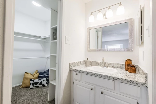 2 bedrooms apartment for rent in Woodlake/ Briar Meadow - West Houston, Houston