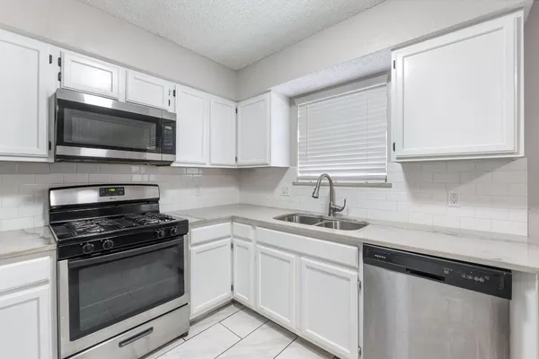 4 bedrooms apartment for rent in Oak Hill - South Austin, Austin