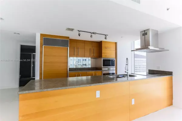 2 bedrooms apartment for rent in Downtown Miami - Miami, Miami