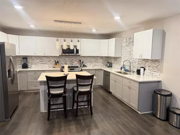 4 bedrooms apartment for rent in Stemmons Corridor - Nw Dallas, Dallas