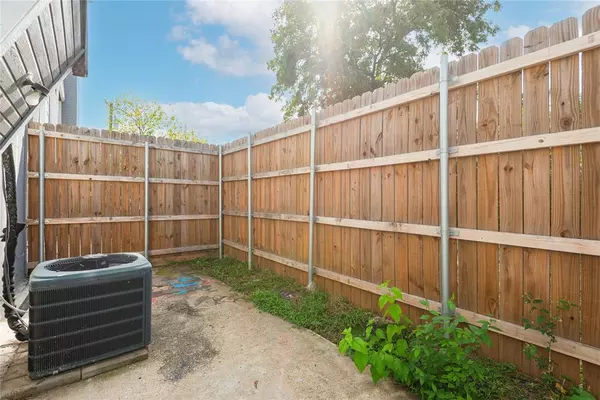 2 bedrooms apartment for rent in Old East Dallas - Ne Dallas, Dallas