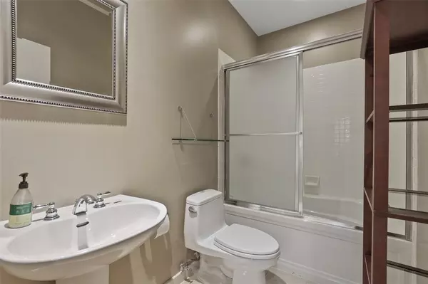 2 bedrooms apartment for rent in Oak Lawn - Ne Dallas, Dallas