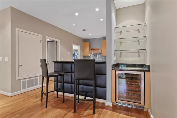 2 bedrooms apartment for rent in Oak Lawn - Ne Dallas, Dallas