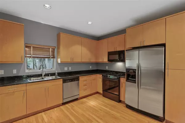 2 bedrooms apartment for rent in Oak Lawn - Ne Dallas, Dallas