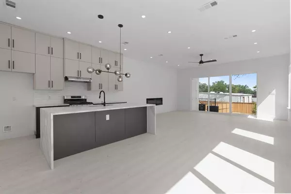 4 bedrooms apartment for rent in Stemmons Corridor - Nw Dallas, Dallas