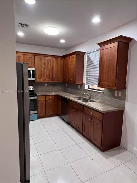 4 bedrooms apartment for rent in Sweetwater - Miami Dade, Miami
