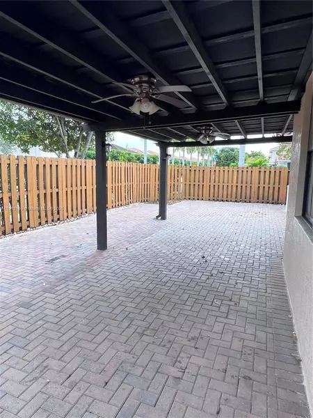 4 bedrooms apartment for rent in Sweetwater - Miami Dade, Miami