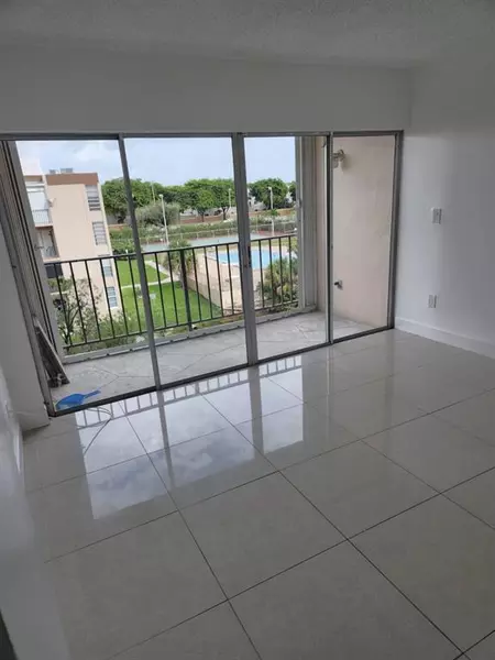 2 bedrooms apartment for rent in Westchester FL - Miami Dade, Miami