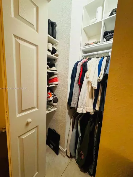 2 bedrooms apartment for rent in Westchester FL - Miami Dade, Miami