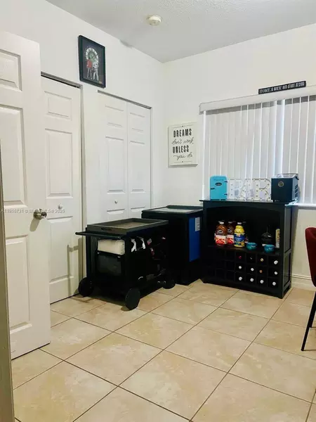 2 bedrooms apartment for rent in Westchester FL - Miami Dade, Miami